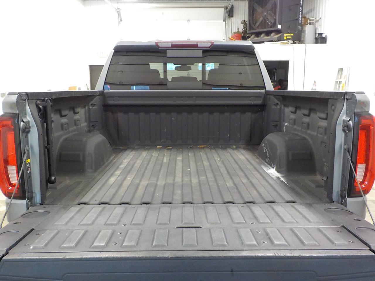 GMC Sierra 1500 4WD Crew Cab 147" SLT 2020