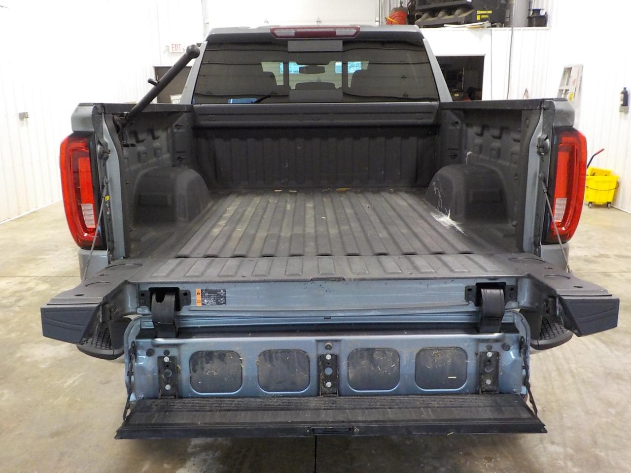 GMC Sierra 1500 4WD Crew Cab 147" SLT 2020