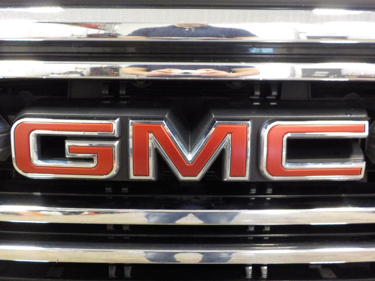 GMC Sierra 1500 4WD Crew Cab 147" SLT 2020