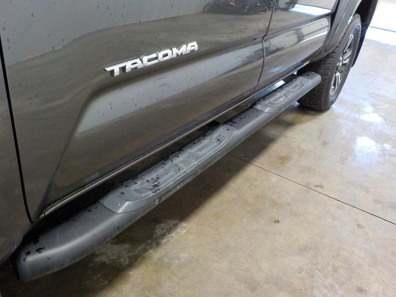 Toyota Tacoma 4WD TRD Sport Double Cab 5' Bed V6 AT (Natl) 2019