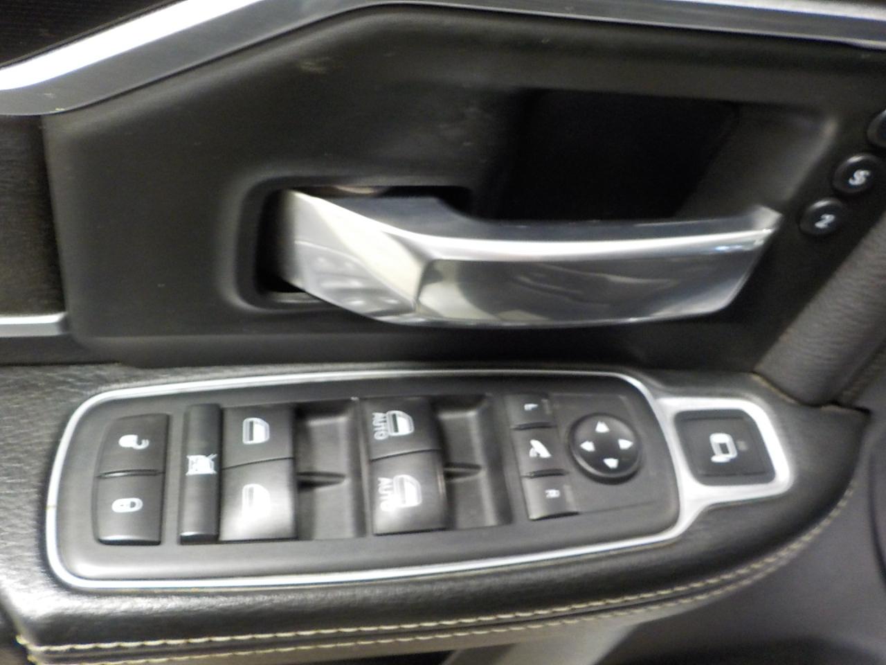 RAM 2500 Laramie 4x4 Crew Cab 6'4" Box 2019