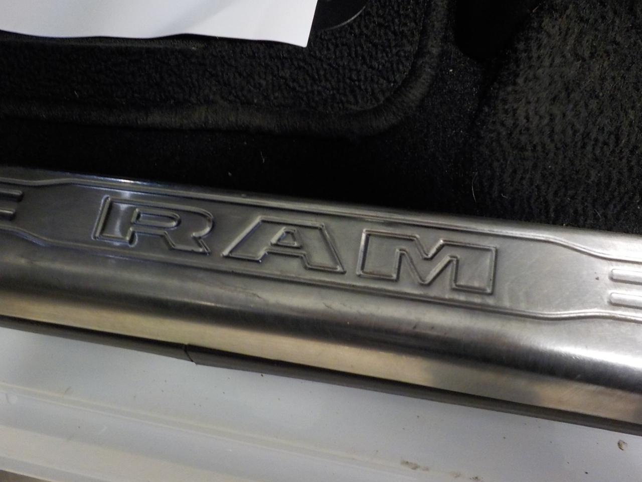 RAM 2500 Laramie 4x4 Crew Cab 6'4" Box 2019