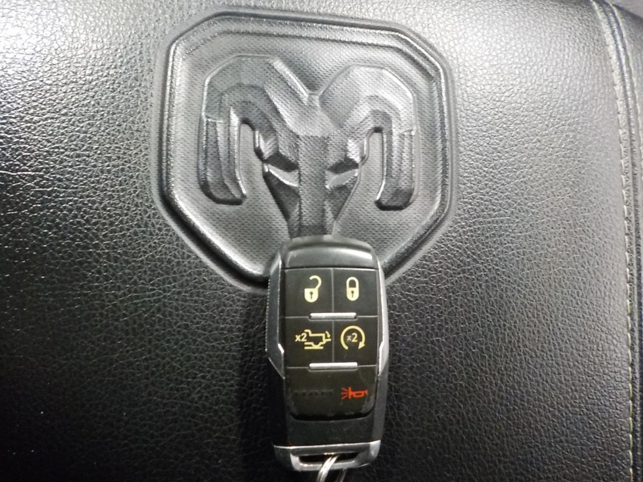 RAM 2500 Laramie 4x4 Crew Cab 6'4" Box 2019