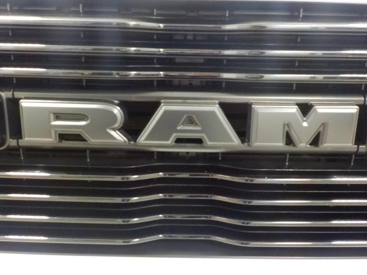 RAM 2500 Laramie 4x4 Crew Cab 6'4" Box 2019