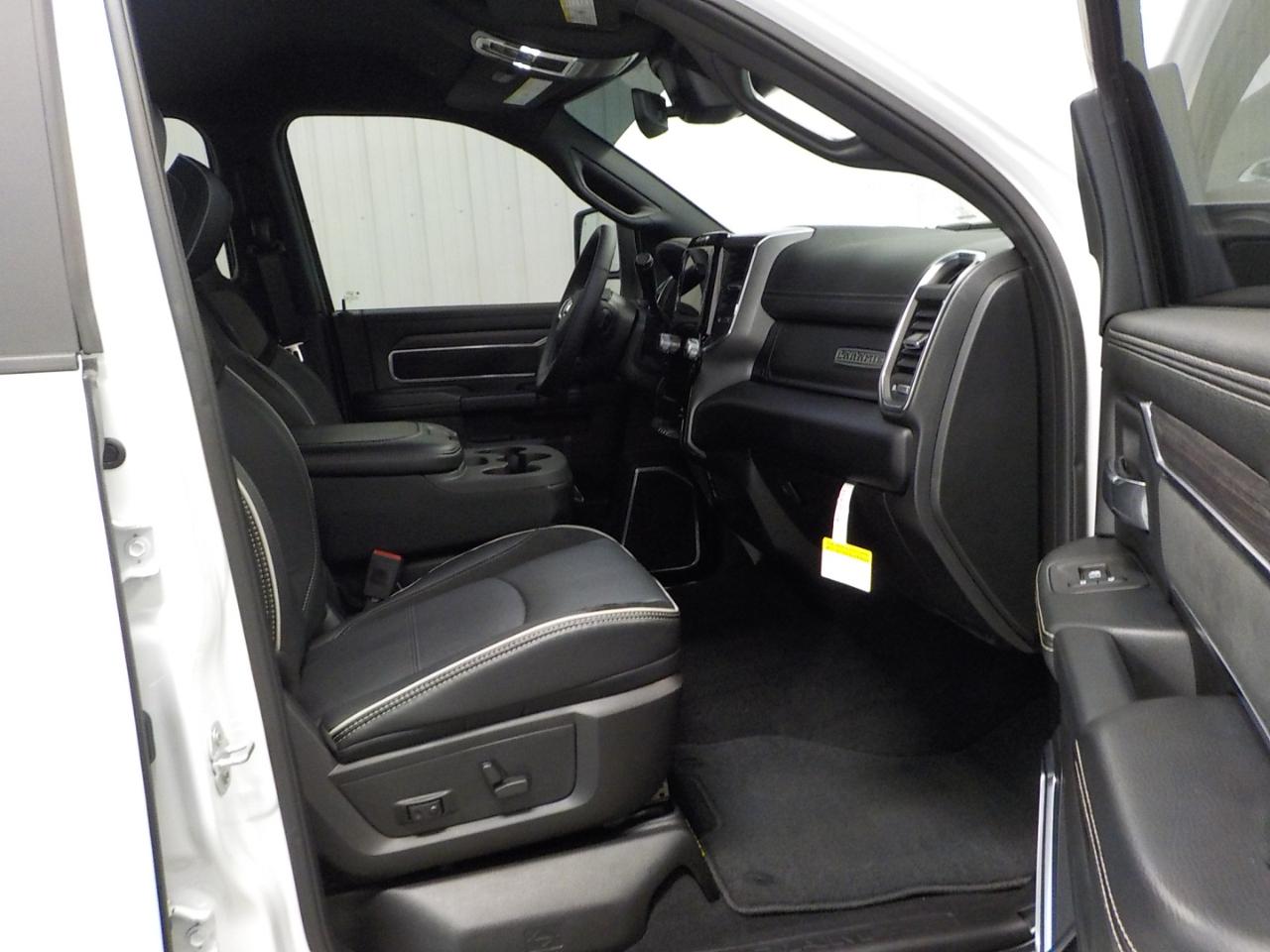 RAM 2500 Laramie 4x4 Crew Cab 6'4" Box 2026