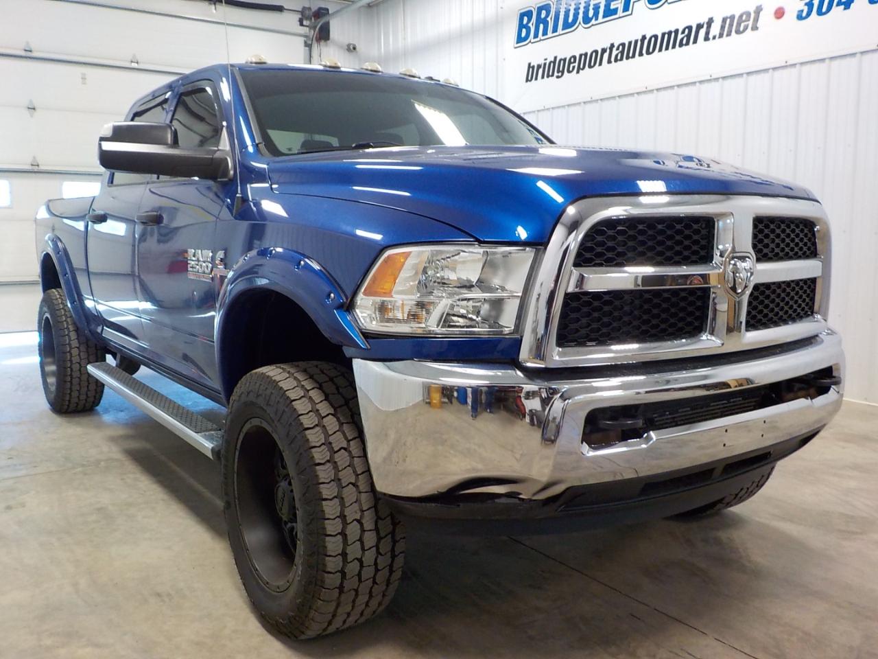 RAM 2500 Tradesman 4x4 Crew Cab 6'4" Box 2017