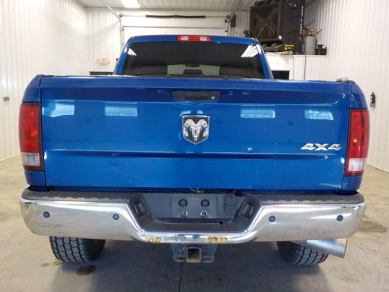 RAM 2500 Tradesman 4x4 Crew Cab 6'4" Box 2017