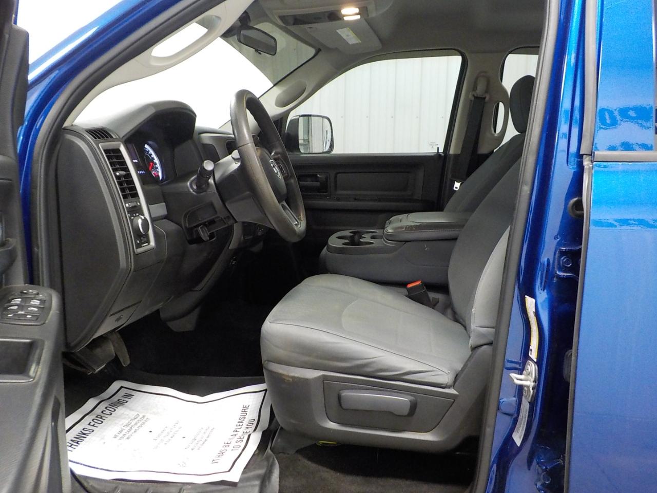 RAM 2500 Tradesman 4x4 Crew Cab 6'4" Box 2017