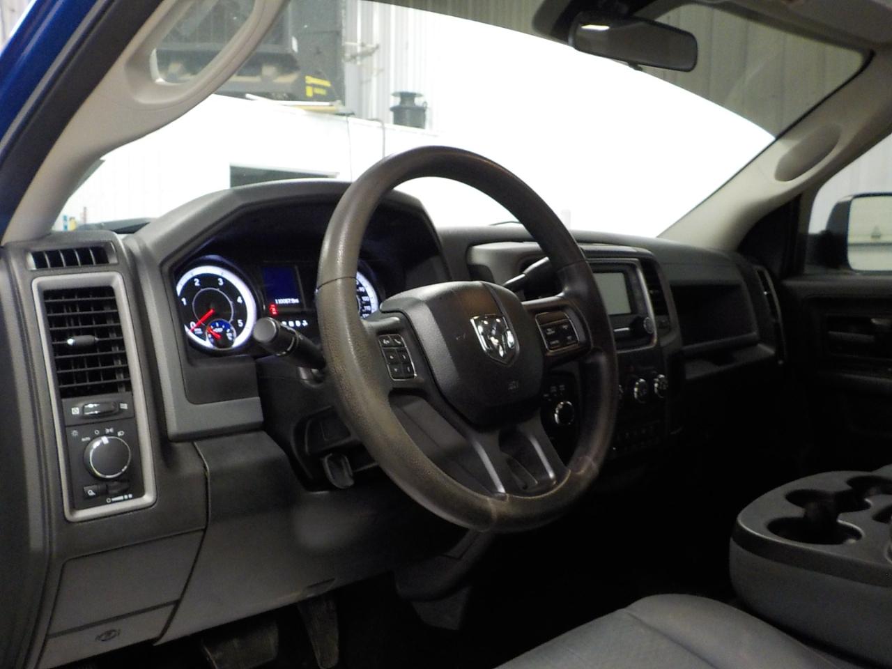 RAM 2500 Tradesman 4x4 Crew Cab 6'4" Box 2017