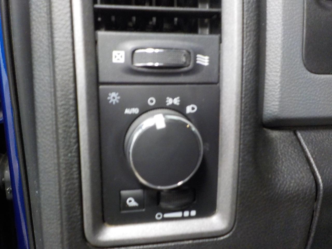 RAM 2500 Tradesman 4x4 Crew Cab 6'4" Box 2017