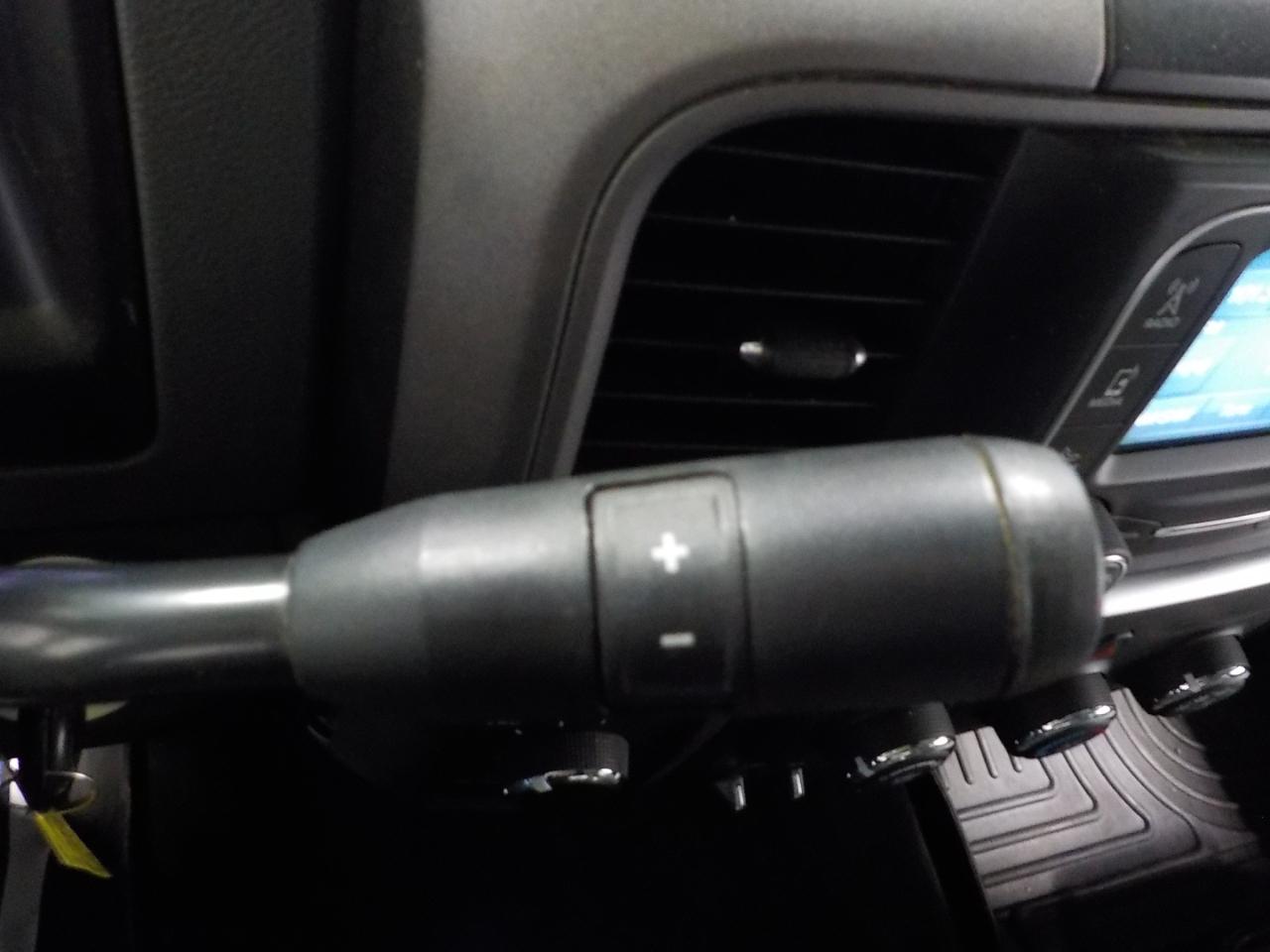 RAM 2500 Tradesman 4x4 Crew Cab 6'4" Box 2017