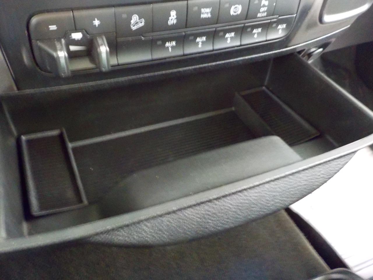 RAM 2500 Tradesman 4x4 Crew Cab 6'4" Box 2017