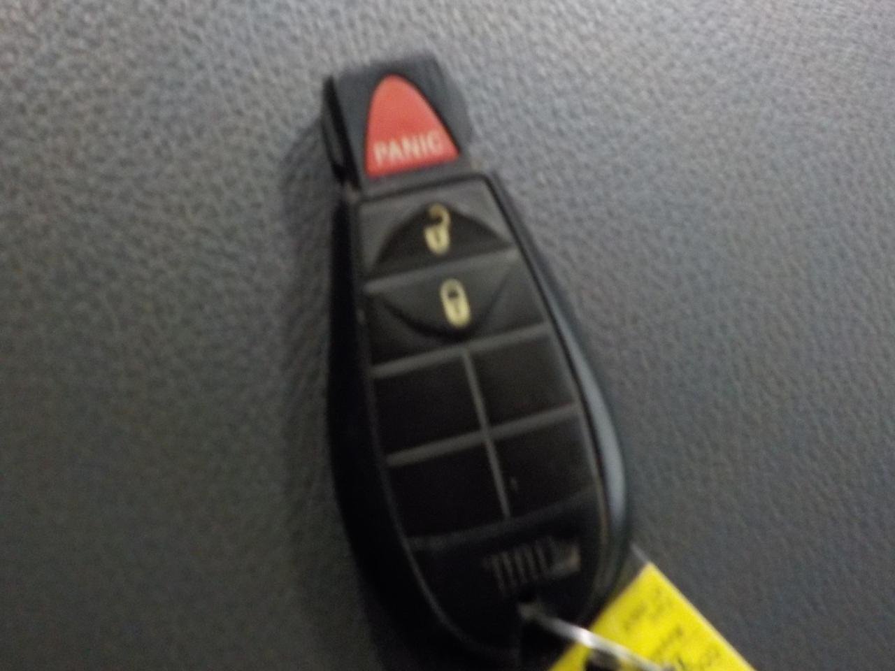 RAM 2500 Tradesman 4x4 Crew Cab 6'4" Box 2017