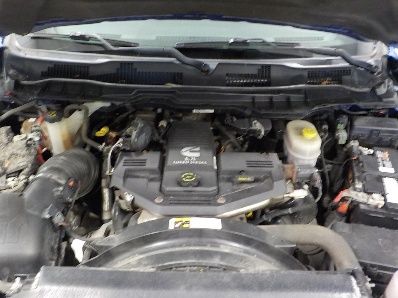 RAM 2500 Tradesman 4x4 Crew Cab 6'4" Box 2017