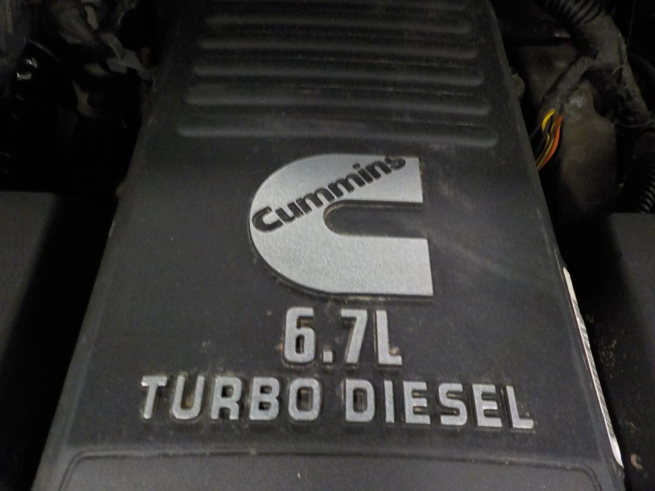 RAM 2500 Tradesman 4x4 Crew Cab 6'4" Box 2017