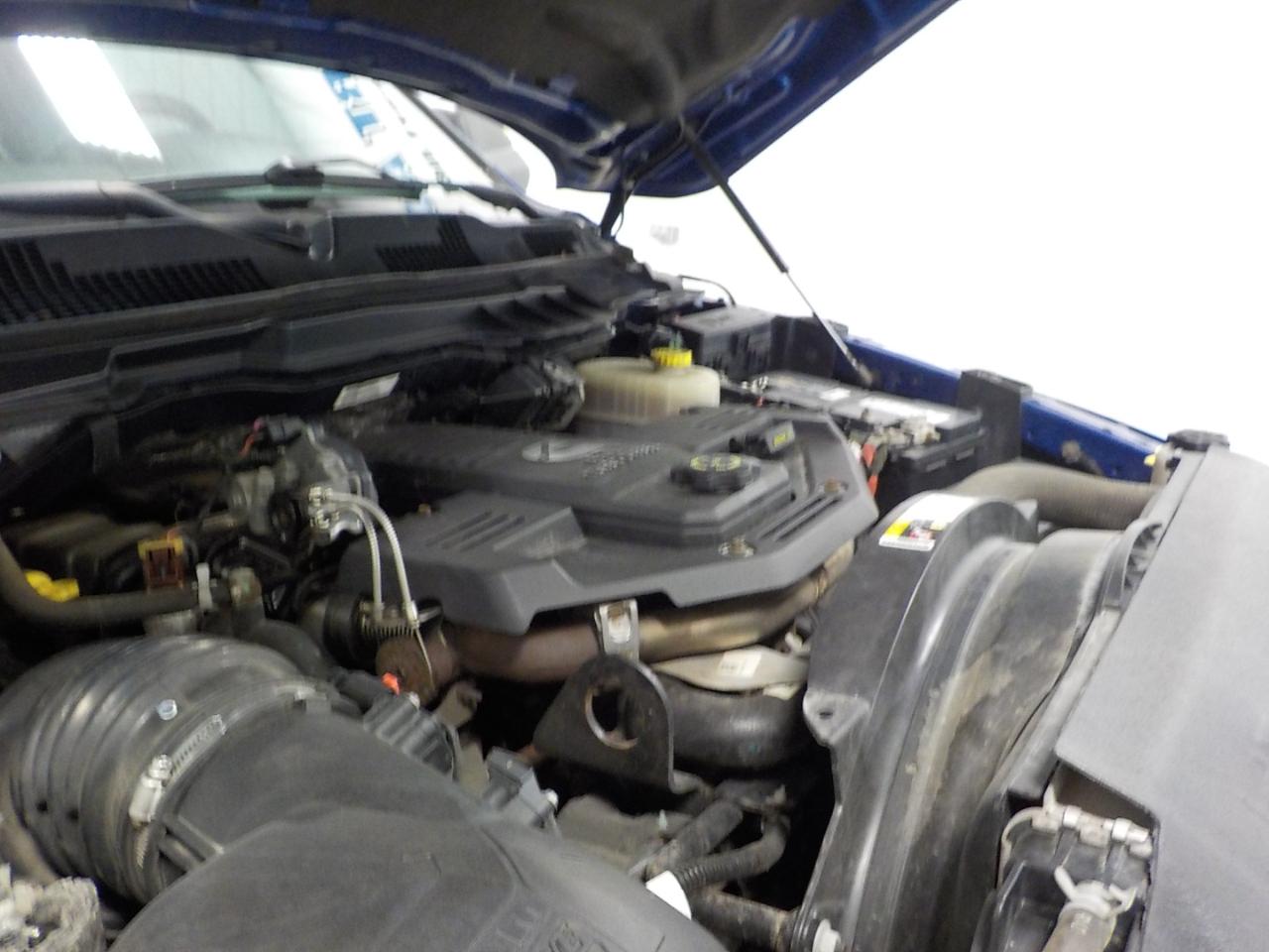 RAM 2500 Tradesman 4x4 Crew Cab 6'4" Box 2017