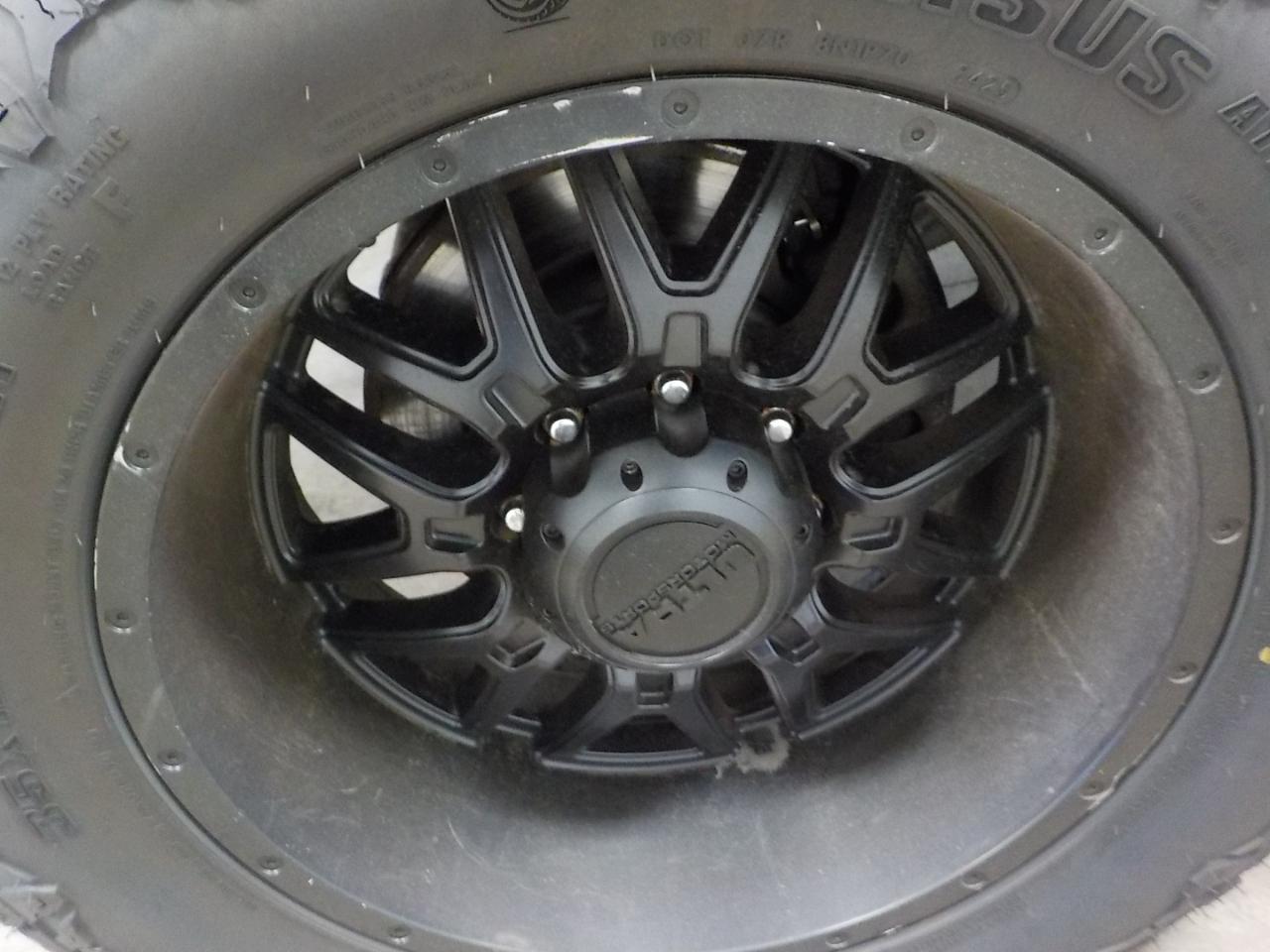 RAM 2500 Tradesman 4x4 Crew Cab 6'4" Box 2017