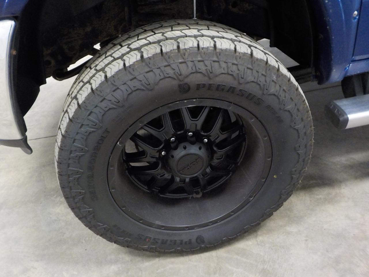 RAM 2500 Tradesman 4x4 Crew Cab 6'4" Box 2017