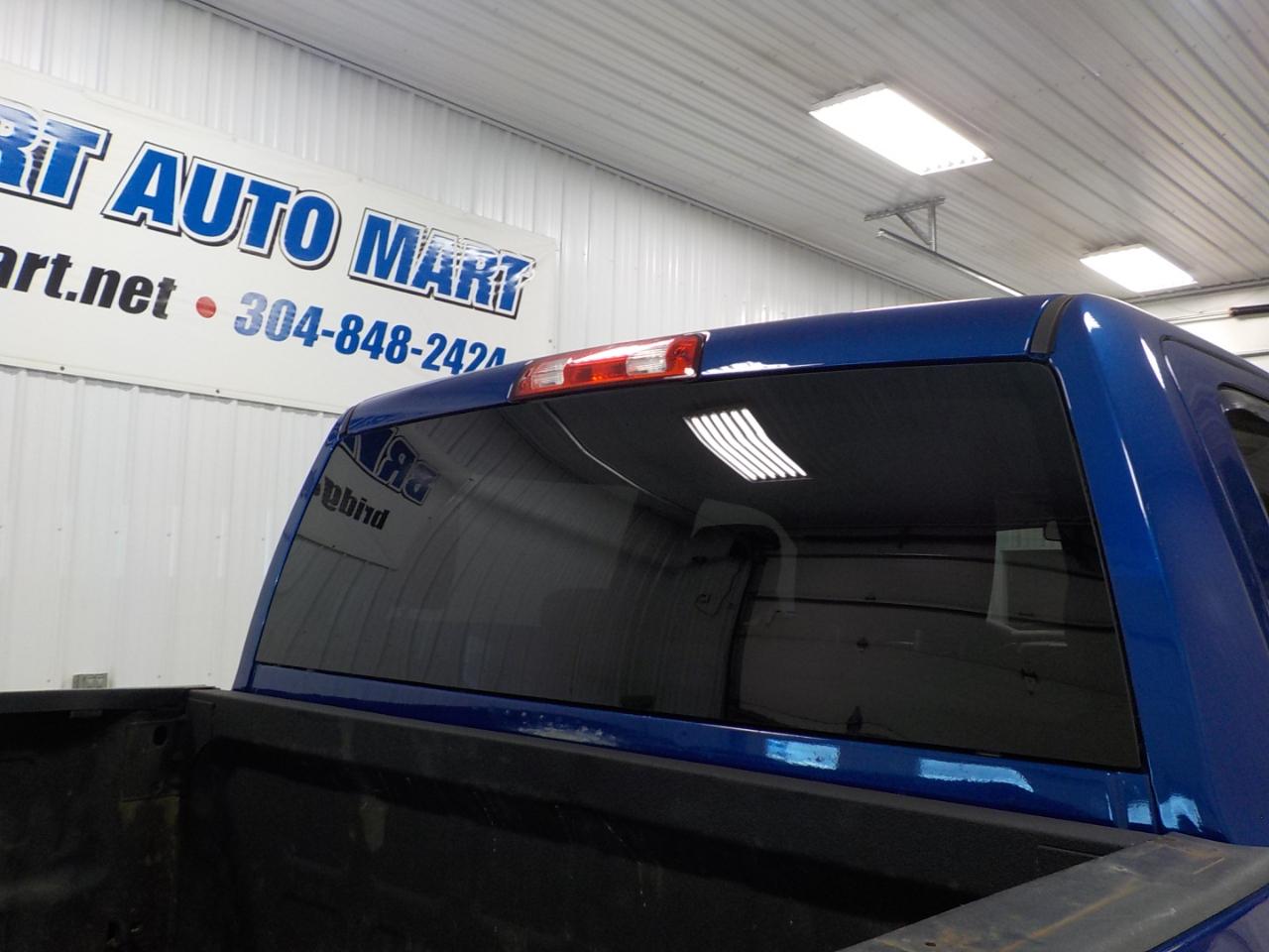 RAM 2500 Tradesman 4x4 Crew Cab 6'4" Box 2017