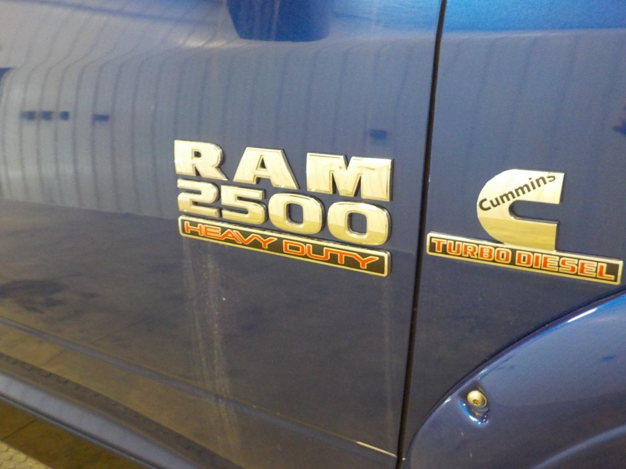 RAM 2500 Tradesman 4x4 Crew Cab 6'4" Box 2017