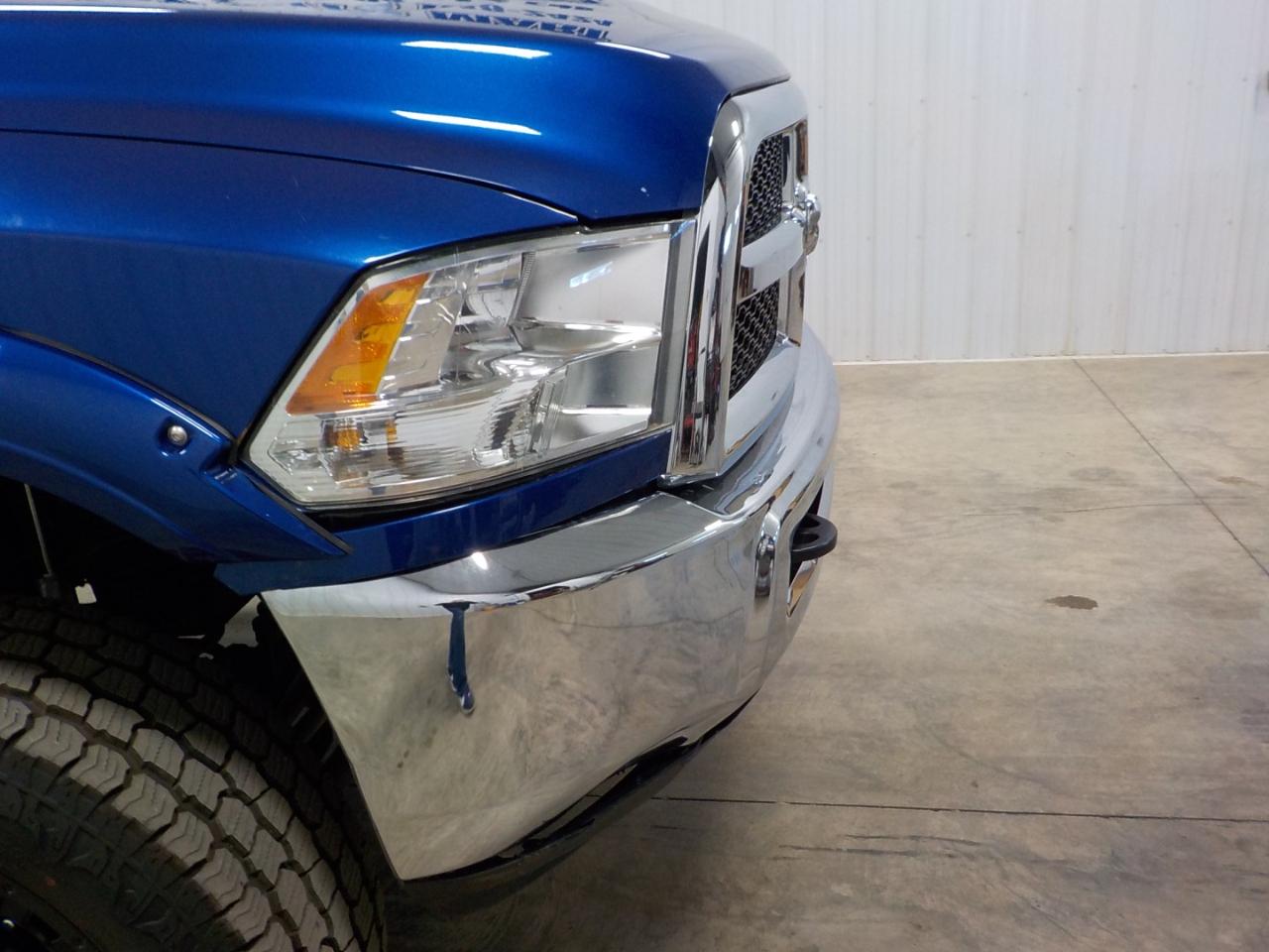 RAM 2500 Tradesman 4x4 Crew Cab 6'4" Box 2017