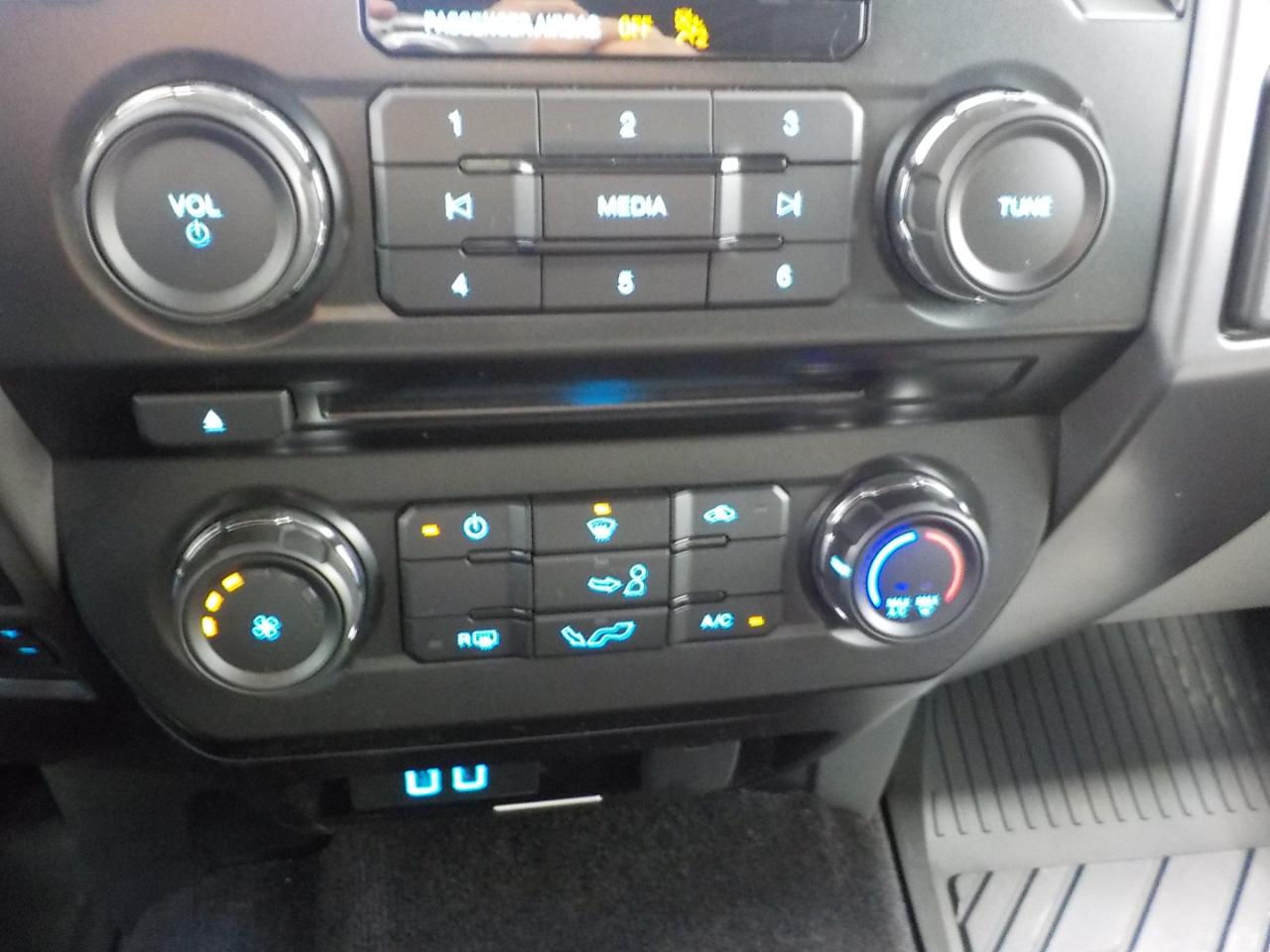 Ford F-150 4WD SuperCrew 145" King Ranch 2016