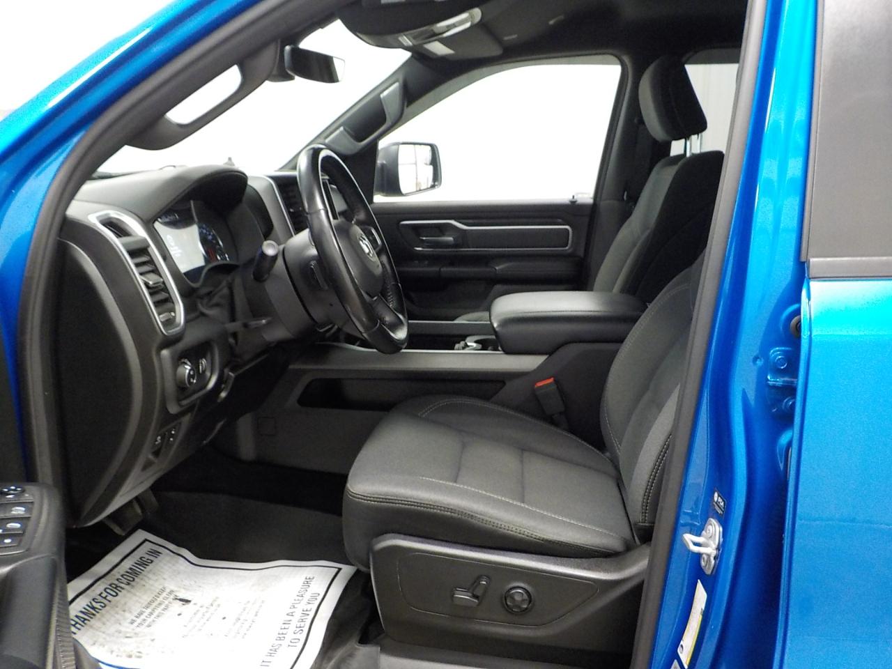 RAM 1500 Big Horn 4x4 Quad Cab 6'4" Box 2021