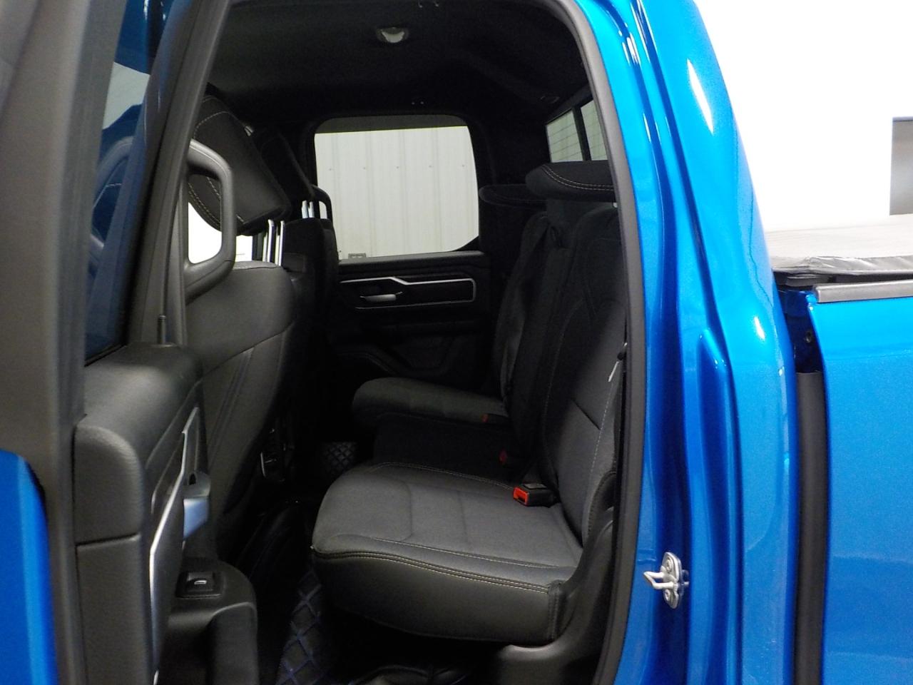 RAM 1500 Big Horn 4x4 Quad Cab 6'4" Box 2021