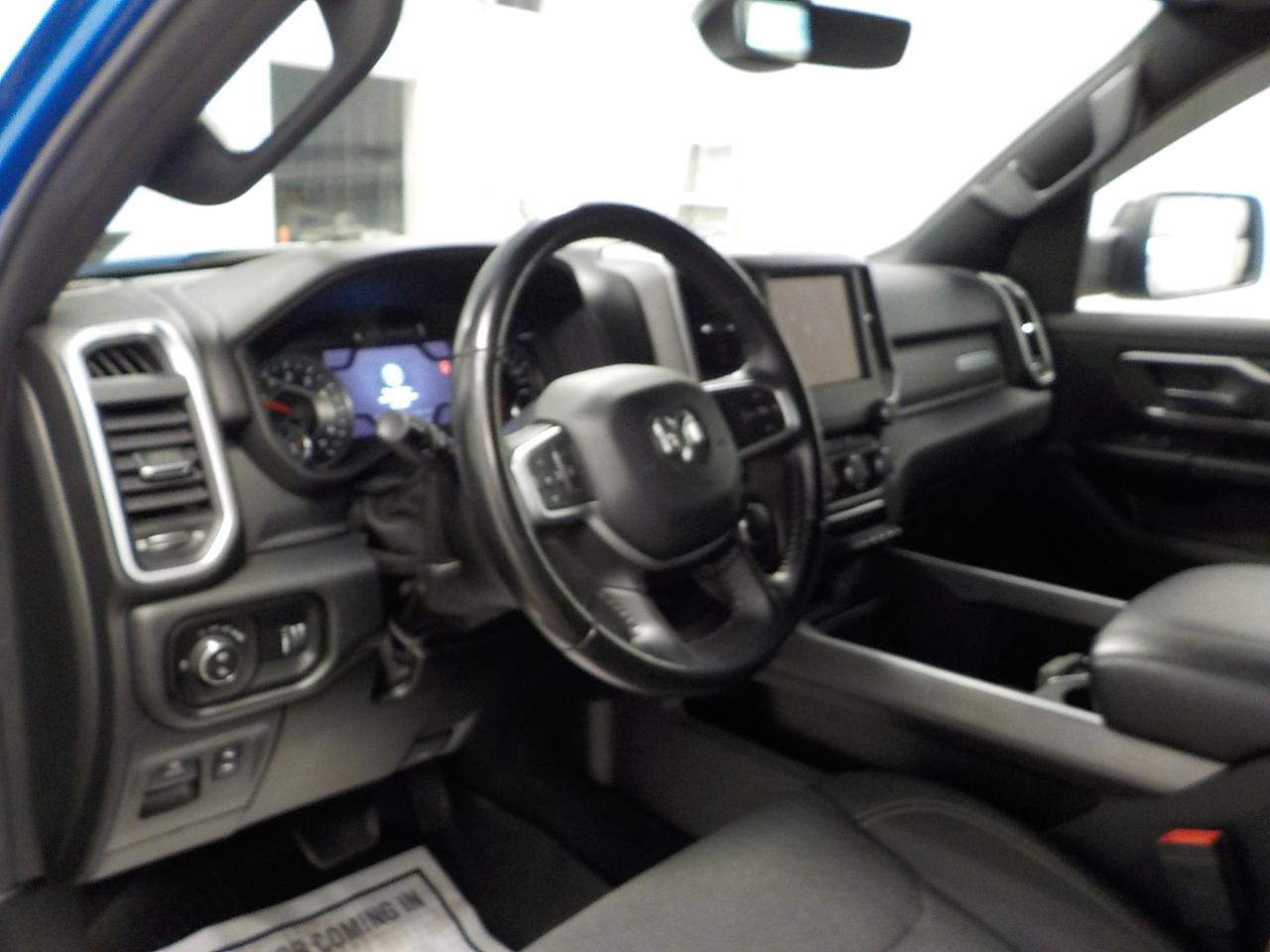 RAM 1500 Big Horn 4x4 Quad Cab 6'4" Box 2021