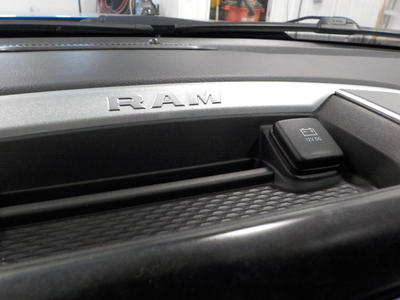RAM 1500 Big Horn 4x4 Quad Cab 6'4" Box 2021