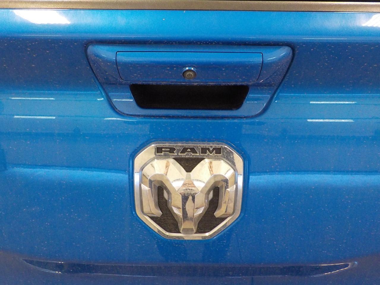 RAM 1500 Big Horn 4x4 Quad Cab 6'4" Box 2021