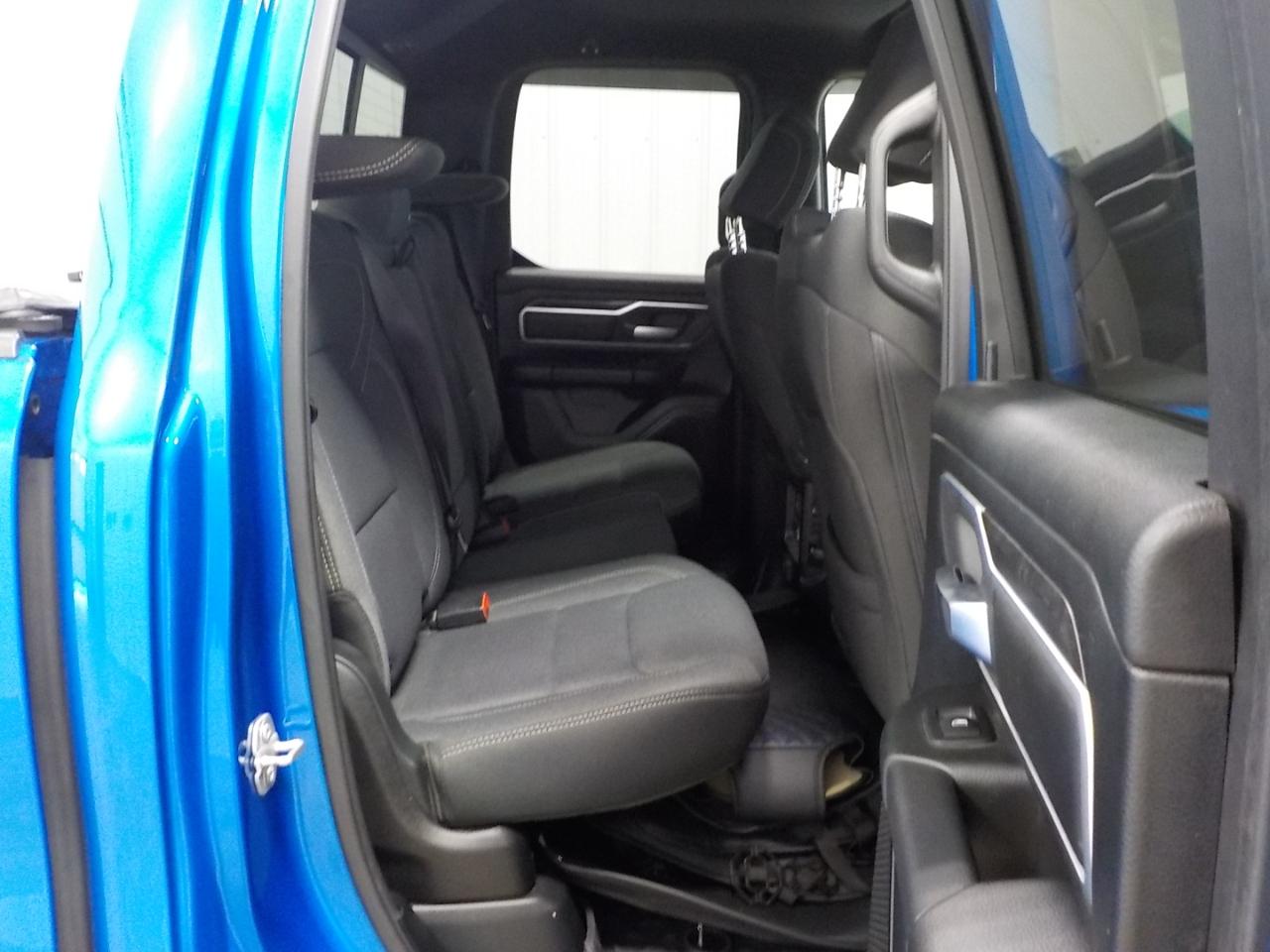 RAM 1500 Big Horn 4x4 Quad Cab 6'4" Box 2021