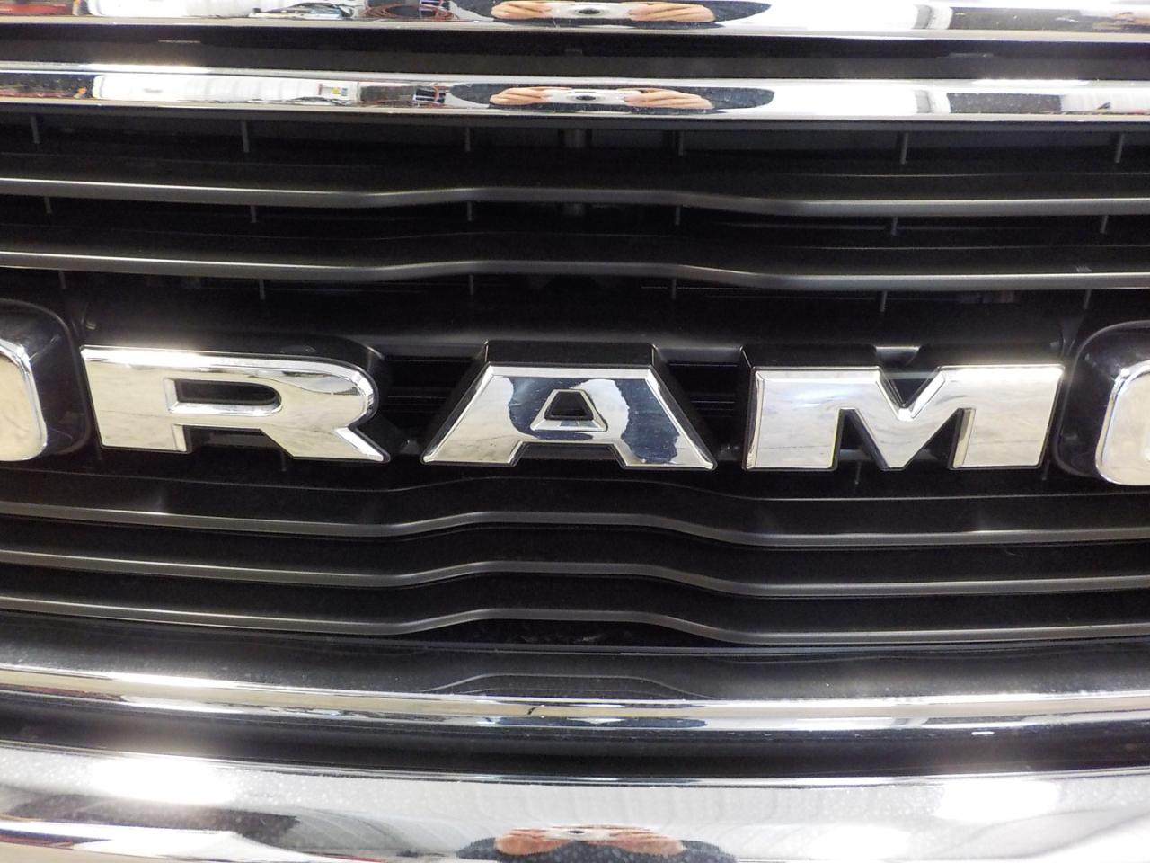 RAM 1500 Big Horn 4x4 Quad Cab 6'4" Box 2021