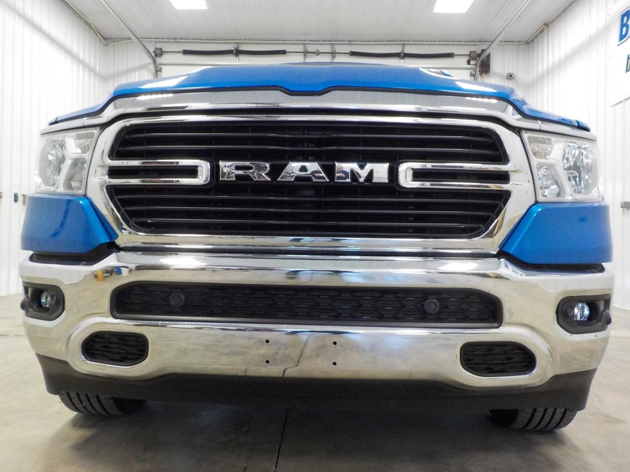 RAM 1500 Big Horn 4x4 Quad Cab 6'4" Box 2021