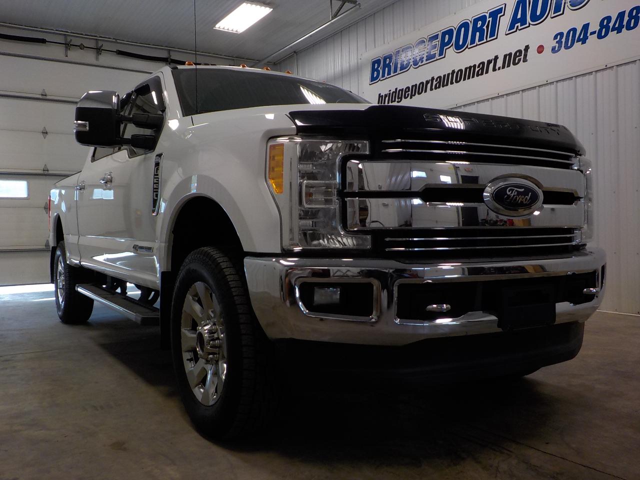 Ford Super Duty F-250 SRW Lariat 4WD Crew Cab 6.75' Box 2017
