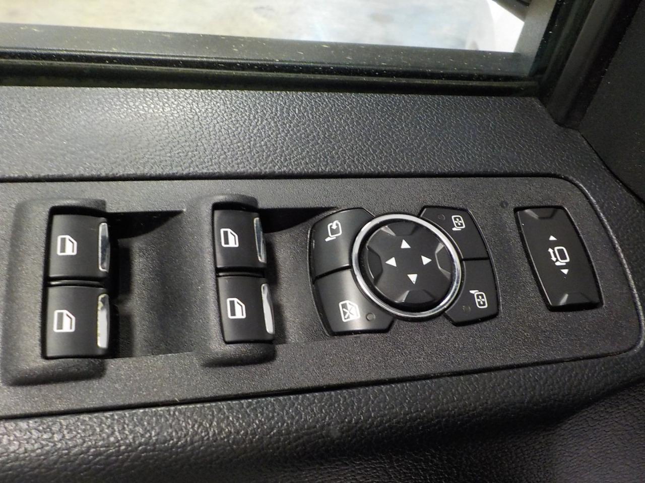 Ford Super Duty F-250 SRW Lariat 4WD Crew Cab 6.75' Box 2017