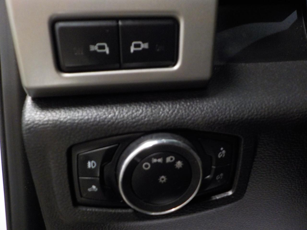 Ford Super Duty F-250 SRW Lariat 4WD Crew Cab 6.75' Box 2017