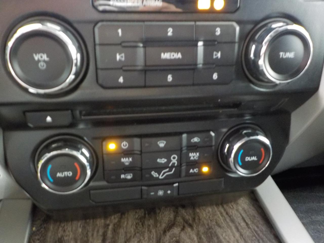 Ford Super Duty F-250 SRW Lariat 4WD Crew Cab 6.75' Box 2017