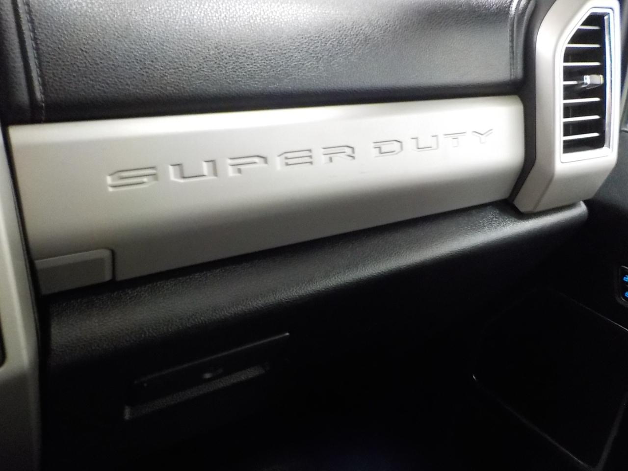Ford Super Duty F-250 SRW Lariat 4WD Crew Cab 6.75' Box 2017