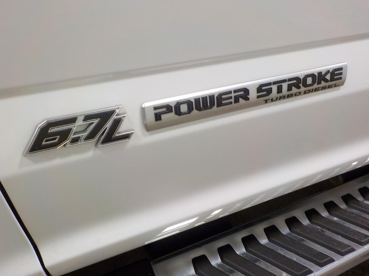 Ford Super Duty F-250 SRW Lariat 4WD Crew Cab 6.75' Box 2017