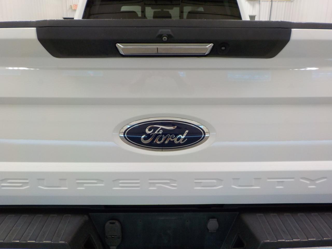 Ford Super Duty F-250 SRW Lariat 4WD Crew Cab 6.75' Box 2017