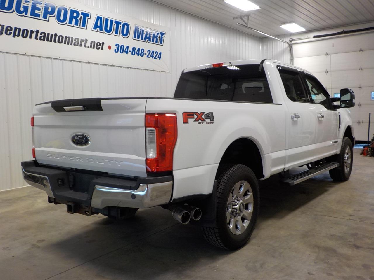 Ford Super Duty F-250 SRW Lariat 4WD Crew Cab 6.75' Box 2017