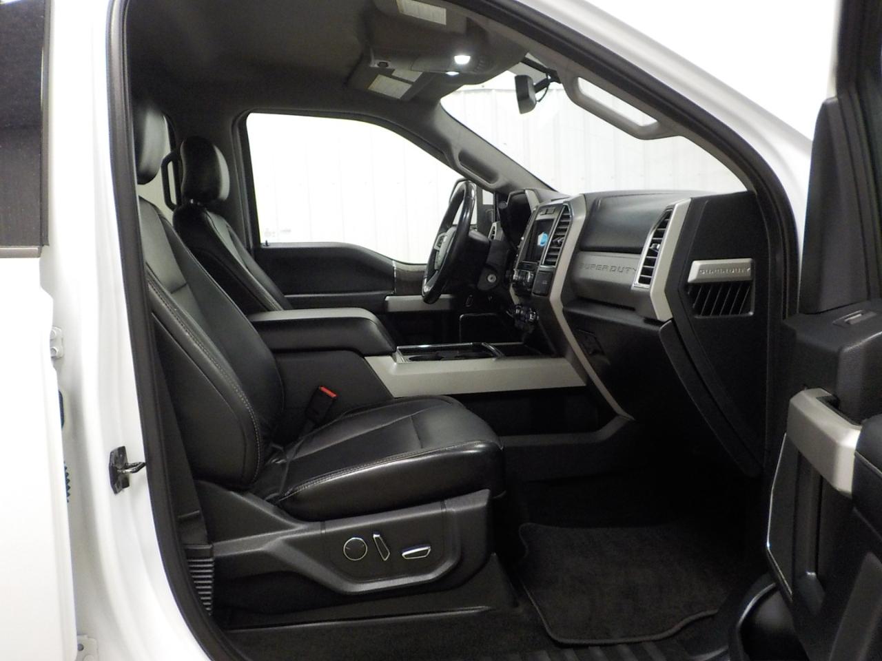 Ford Super Duty F-250 SRW Lariat 4WD Crew Cab 6.75' Box 2017