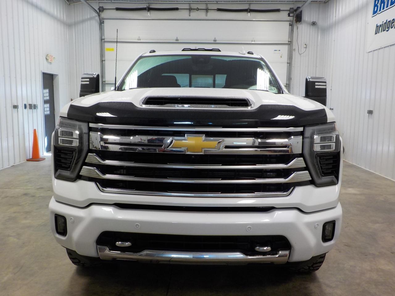 Chevrolet Silverado 2500HD 4WD Crew Cab 159" High Country 2024