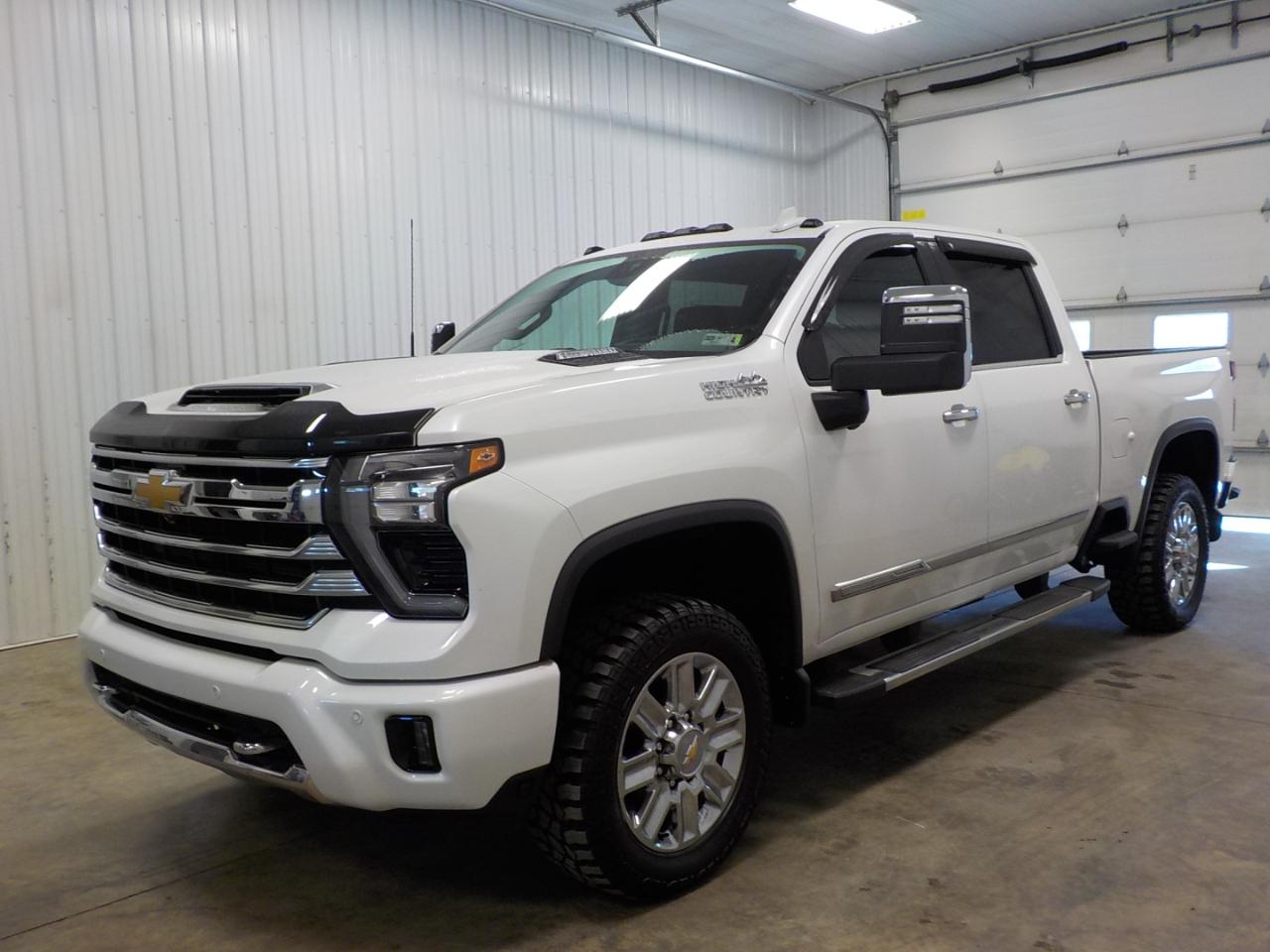Chevrolet Silverado 2500HD 4WD Crew Cab 159" High Country 2024