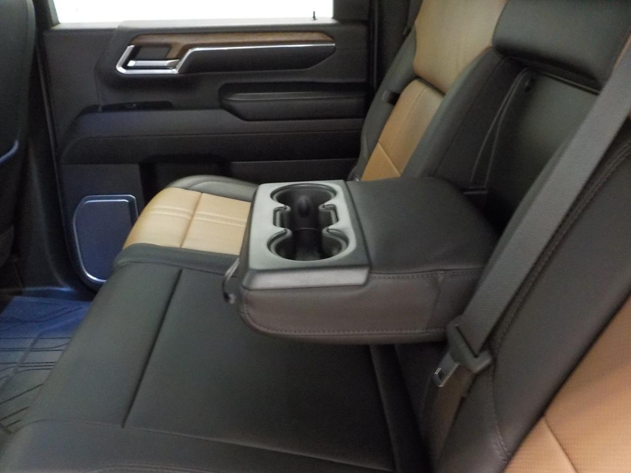 Chevrolet Silverado 2500HD 4WD Crew Cab 159" High Country 2024