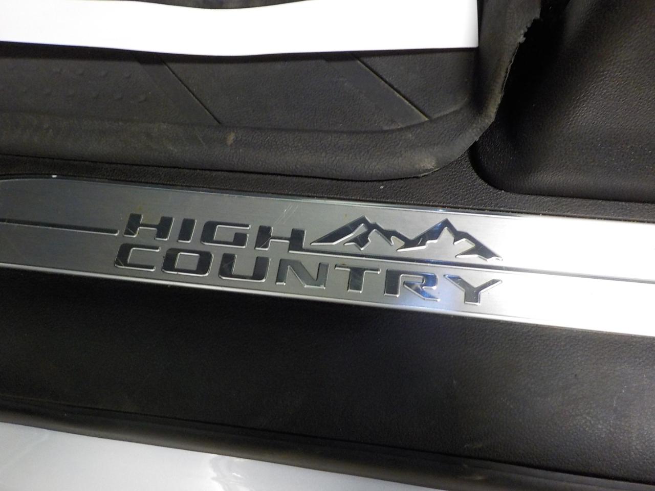 Chevrolet Silverado 2500HD 4WD Crew Cab 159" High Country 2024