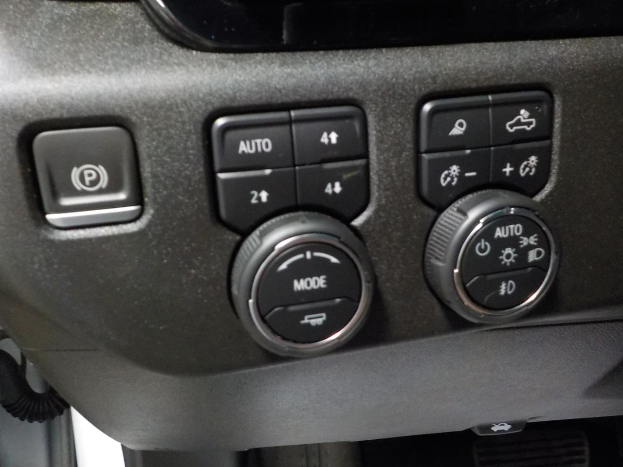 Chevrolet Silverado 2500HD 4WD Crew Cab 159" High Country 2024