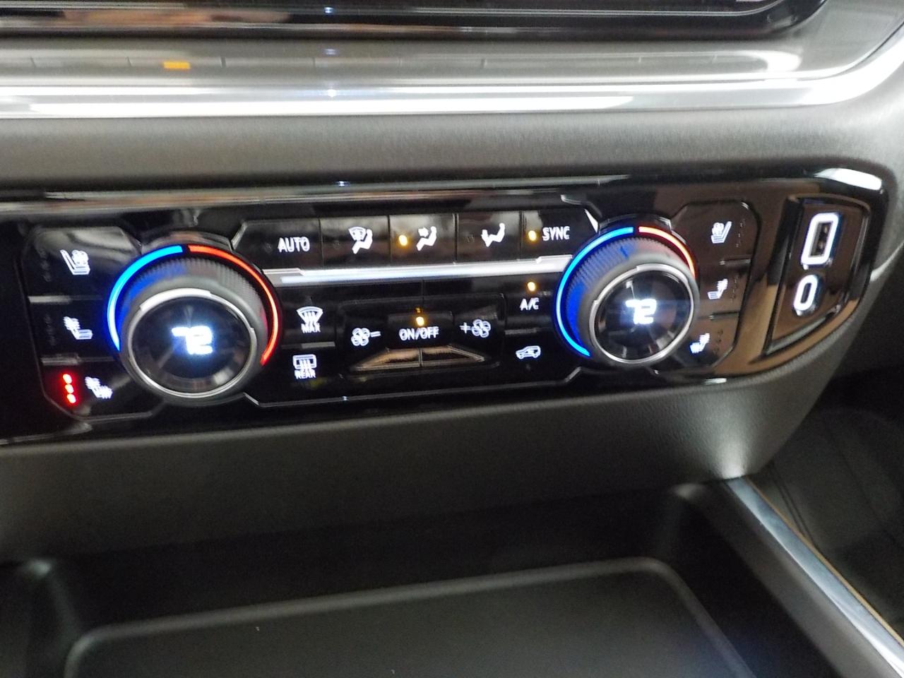 Chevrolet Silverado 2500HD 4WD Crew Cab 159" High Country 2024