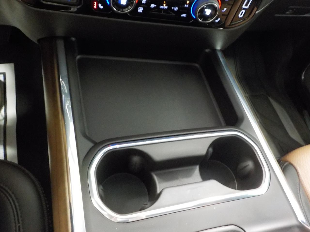 Chevrolet Silverado 2500HD 4WD Crew Cab 159" High Country 2024